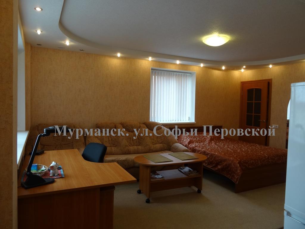 Apartment On Sofi Perovskoy 21 ムルマンスク エクステリア 写真